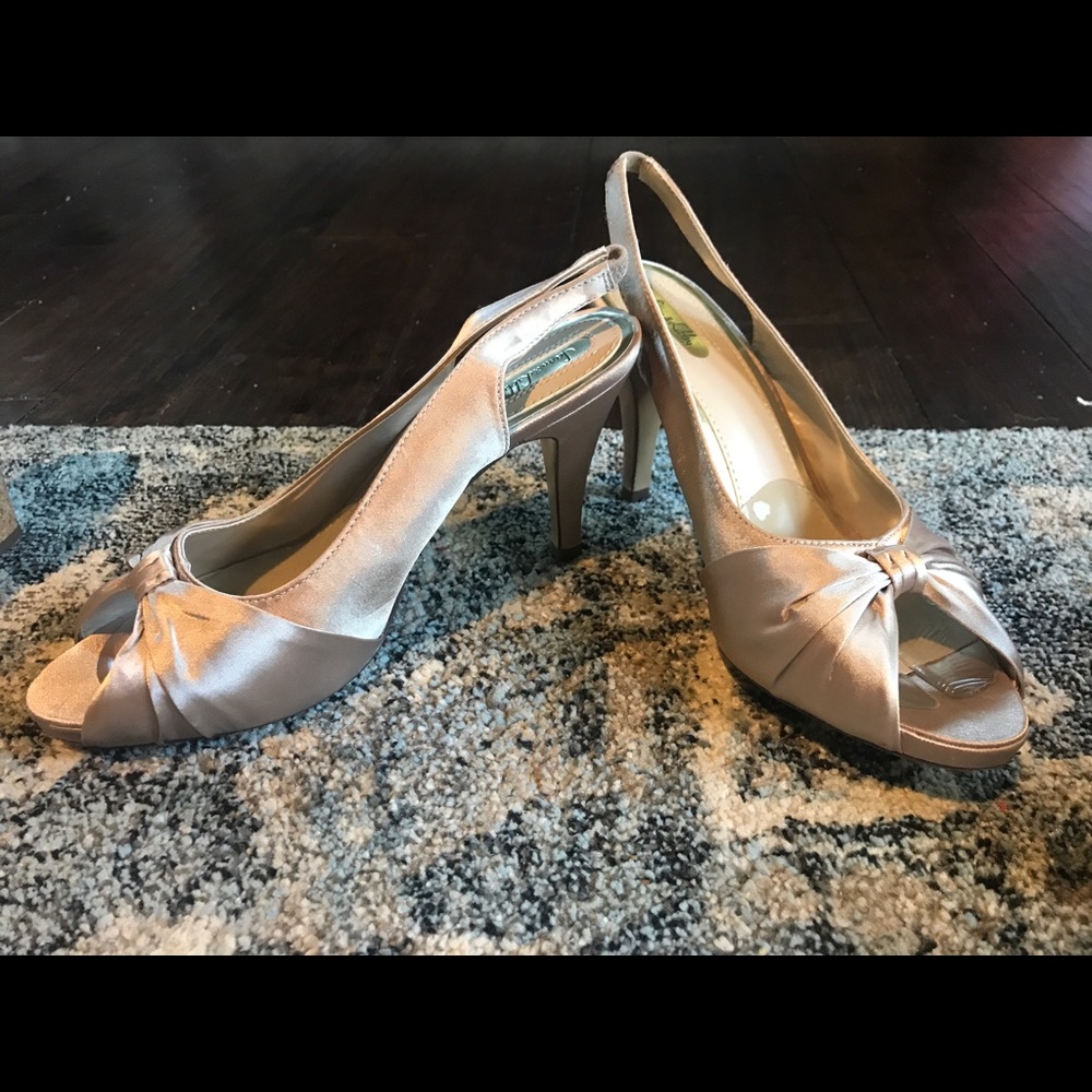 Sam and Libby slingback heel